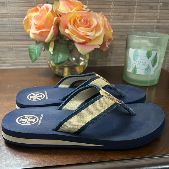 Tory Burch Rubber sandals - Picture 4 of 9